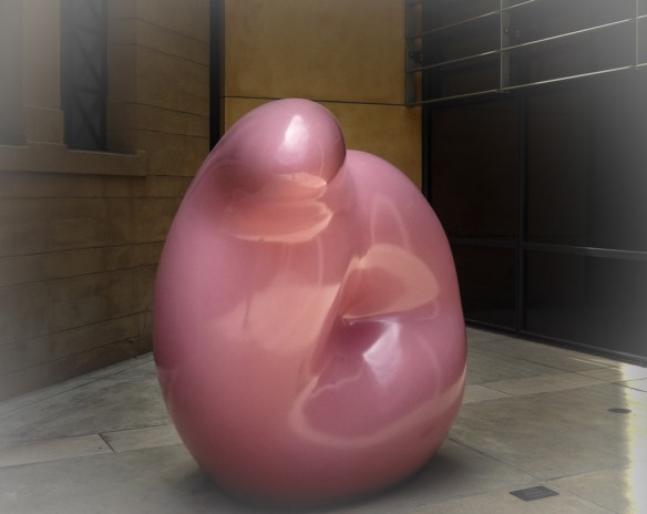 Soft Inverted Q, Claes Oldenberg, 1977, Cantor Center for the Arts, Stanford University